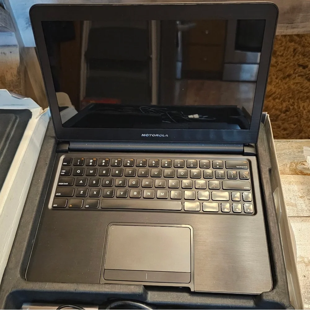Motorola Droid Bionic Lapdock - Gray and Black
